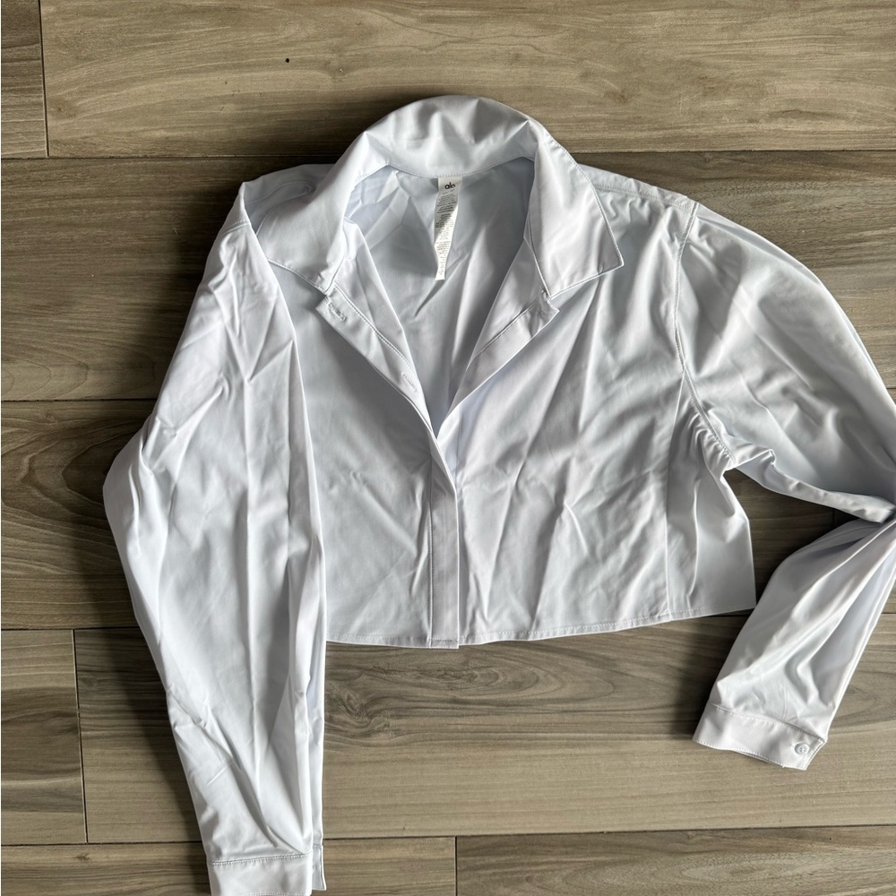 ALO Yoga White Button Down Cropped Shirt